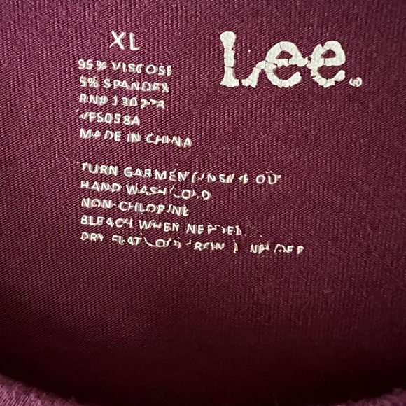 Lee Women’s Plum Comfort T-Shirt - Picture 3 of 5